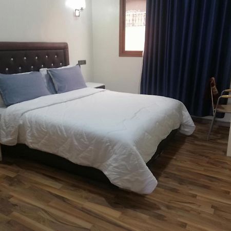 Hotel School Ersat Azru Kültér fotó