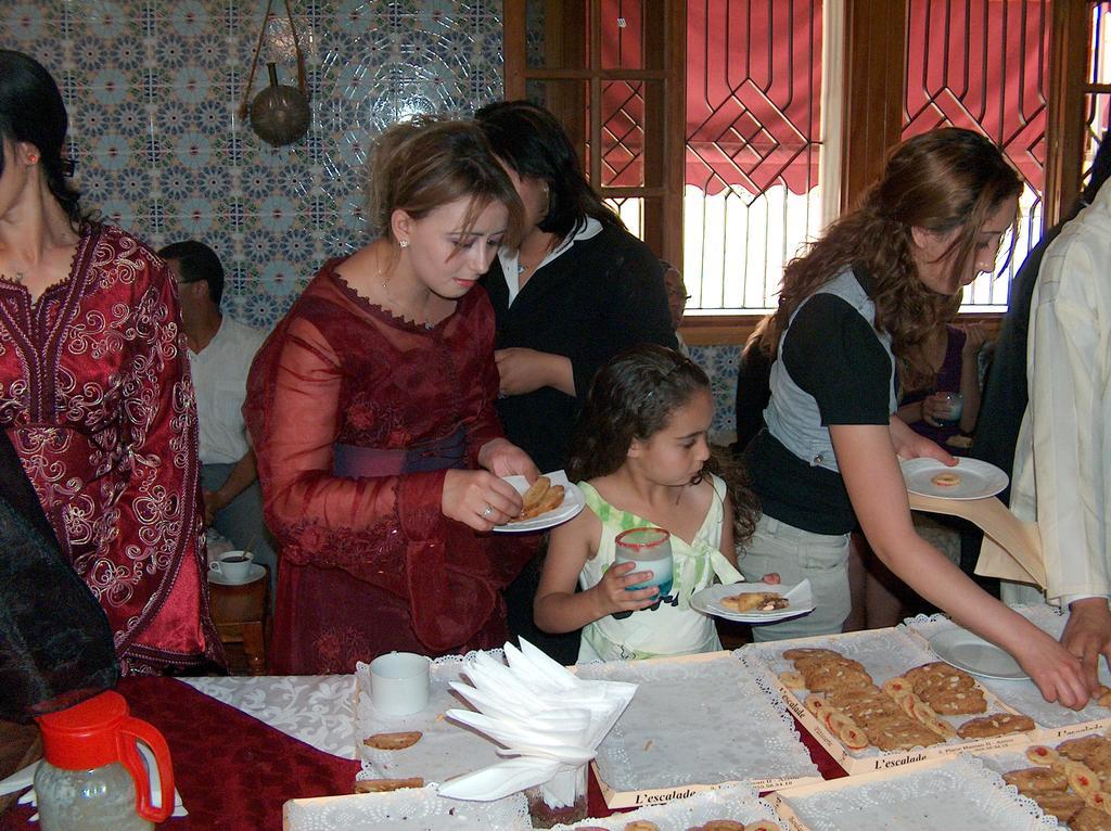 Hotel School Ersat Azru Kültér fotó