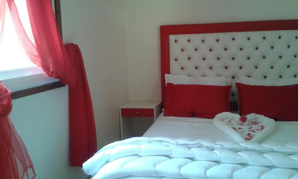 Hotel School Ersat Azru Kültér fotó